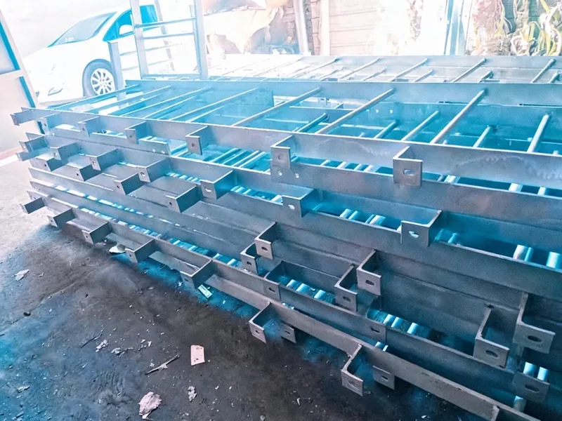 Cat Ladder vs Fixed Roof Ladder